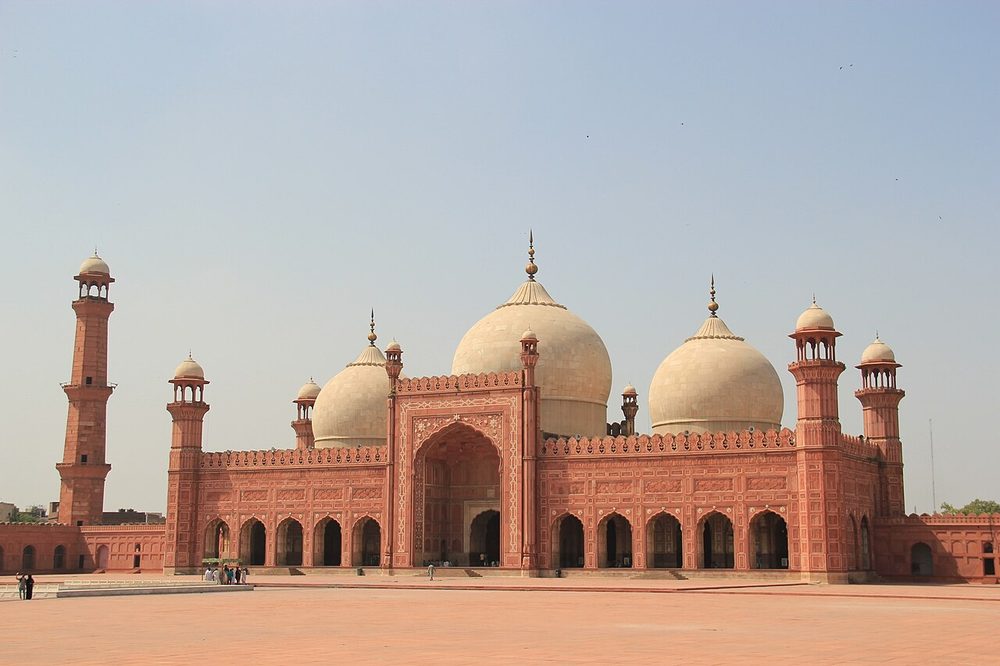 Construction in Lahore — Badshahi Mosque