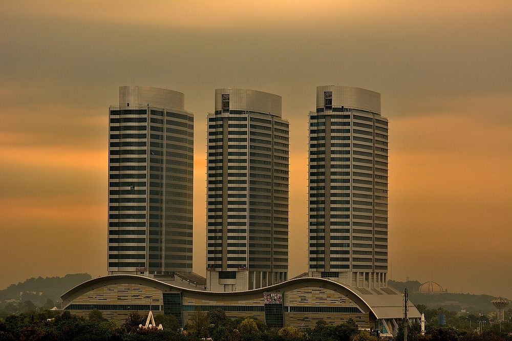 Commercial construction in Pakistan — The Centaurus, Islamabad